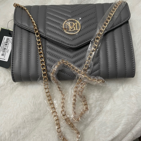 Badgley Mischka V Quilted Gray Crossbody Bag - Picture 3 of 7